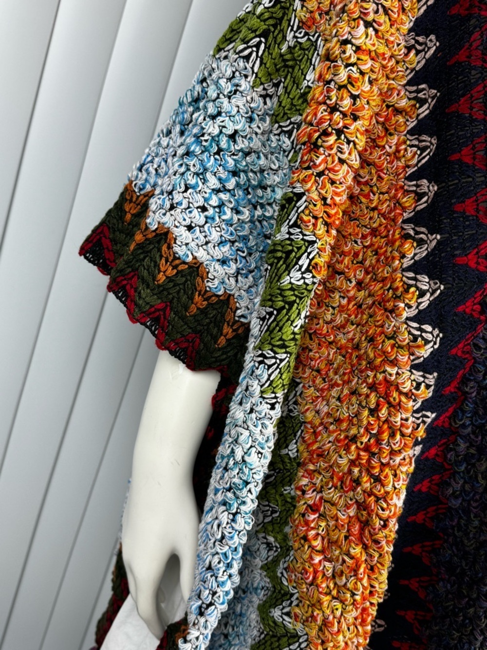 Colorful Crochet Patterned Ruana Shawl – Boho Tassel Wrap – NWOT - Picture 8 of 9